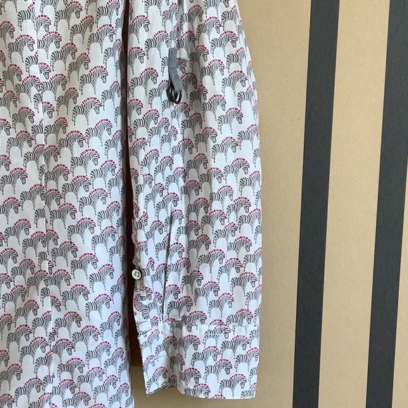 EUC Women’s Medium GH Bass & Co Zebra print button down shirt. - Picture 6 of 6